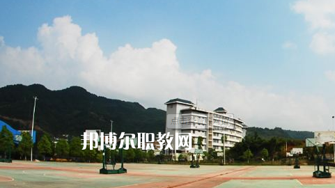 銅仁工業(yè)學(xué)校2022年報名條件、招生要求、招生對象