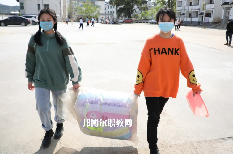 保定市清苑區(qū)職業(yè)技術教育中心2022年學費、收費多少