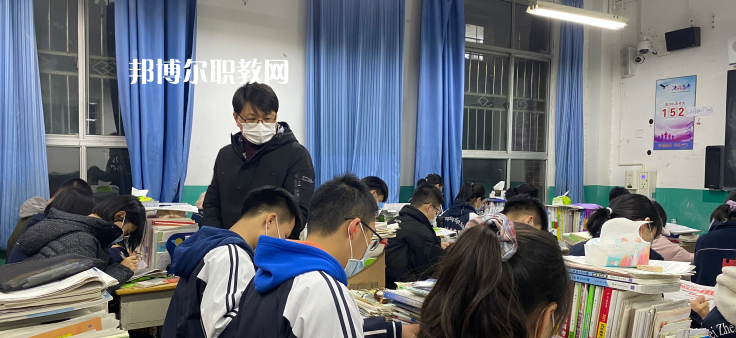 張家口華溢中等專業(yè)學校2022年學費、收費多少