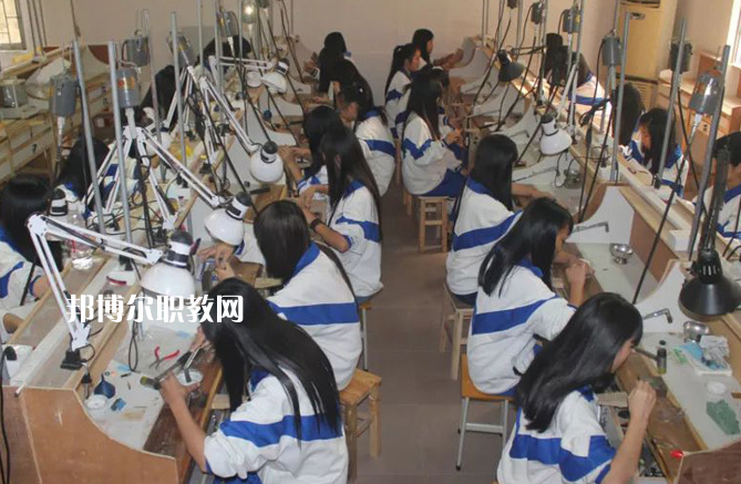 東莞實(shí)驗(yàn)技工學(xué)校2022年報(bào)名條件、招生要求、招生對(duì)象