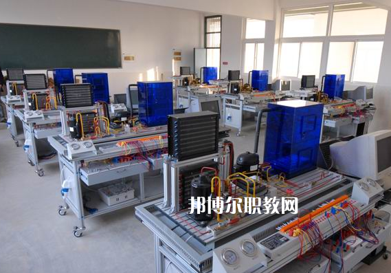 宣城信息工程學(xué)校2022年招生聯(lián)系電話(huà)