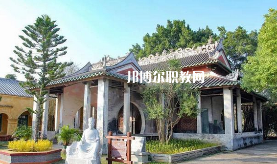 欽州合浦師范學(xué)校2022年招生辦聯(lián)系電話(huà)