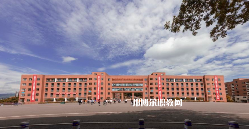 重慶綦江職業(yè)教育中心2022年學(xué)費(fèi)、收費(fèi)多少