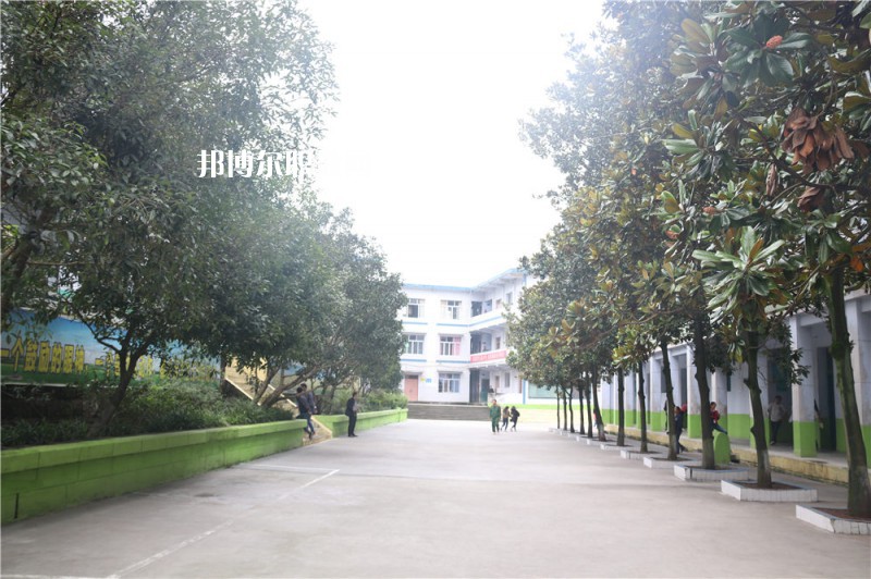 云南司法學(xué)校2022年學(xué)費(fèi)、收費(fèi)多少