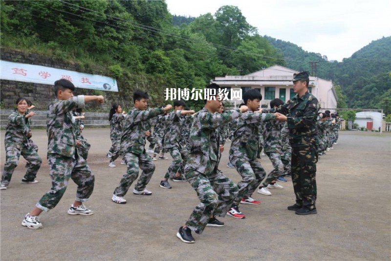 達州百島湖職業(yè)技術(shù)學(xué)校2022年報名條件、招生要求、招生對象