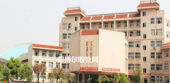 成都中醫(yī)藥大學附屬學校龍泉校區(qū)2022年報名條件、招生要求、招生對象