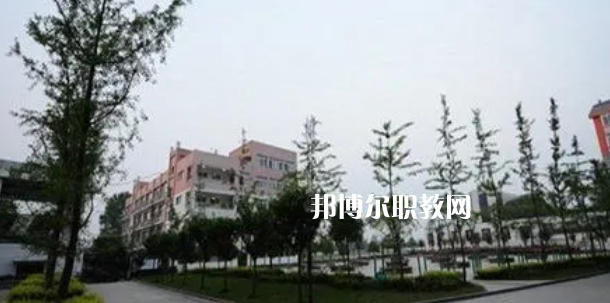 四川瀘州市江南職業(yè)中學(xué)校2022年招生辦聯(lián)系電話(huà)