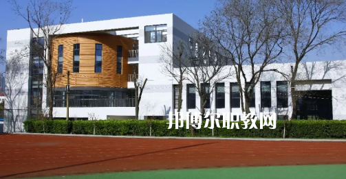 山東省青島衛(wèi)生學校2022年報名條件、招生要求、招生對象