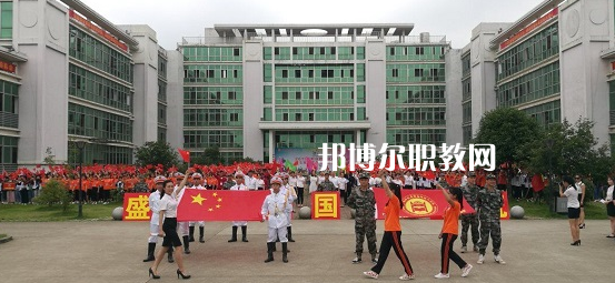 廣西科技商貿(mào)高級技工學(xué)校2022年報名條件、招生要求、招生對象