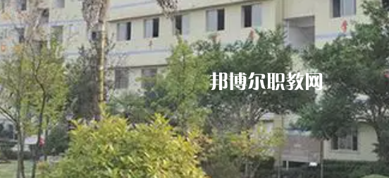 重慶市三峽職業(yè)技工學(xué)校地址在哪里，哪個(gè)地區(qū)，哪個(gè)城市?