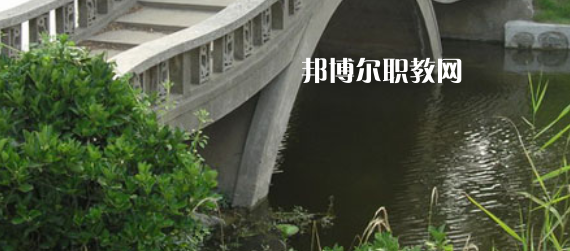 淮安市洪澤區(qū)技工學校地址在哪里，哪個地區(qū)，哪個城市?