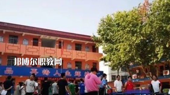 陜西渭南商貿(mào)技工學(xué)校地址，乘車路線