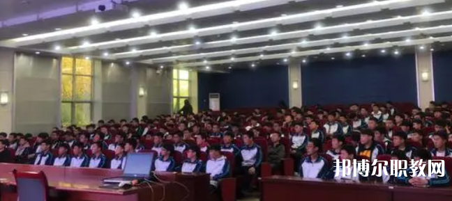 秦皇島市中等專業(yè)學(xué)校地址，乘車路線