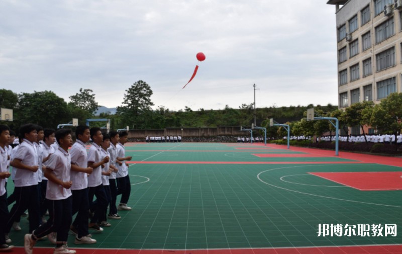 2024靈川縣職業(yè)中等專業(yè)學(xué)校招生計(jì)劃 招生人數(shù)是多少(附要求、條件、對(duì)象)