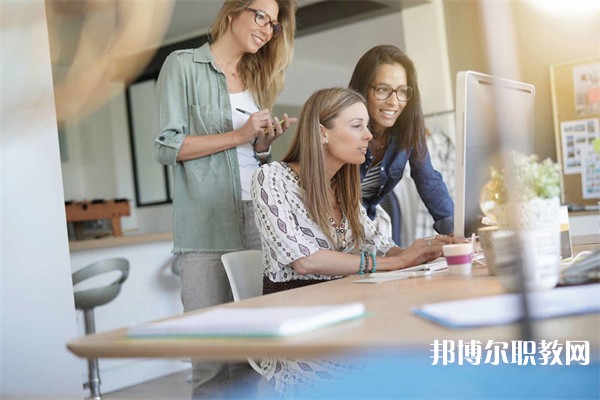 廣西哪里的職教中心能讀服裝設計與工藝專業(yè)