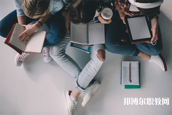 廣西哪里的技工學(xué)校能讀計算機專業(yè)