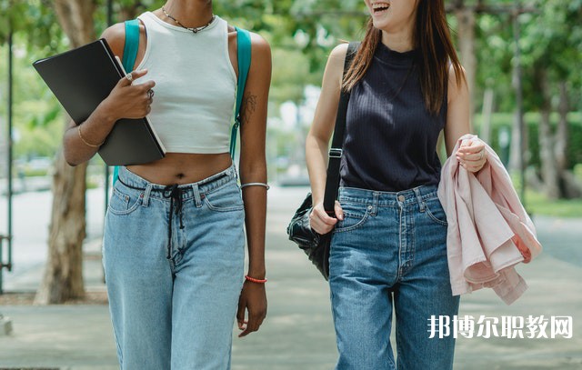 廣西哪里的職業(yè)學校能讀寵物養(yǎng)護與經(jīng)營(診療方向)專業(yè)