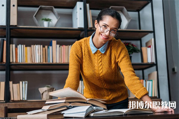 四川哪里的中職學(xué)校能讀計算機應(yīng)用與維修專業(yè)