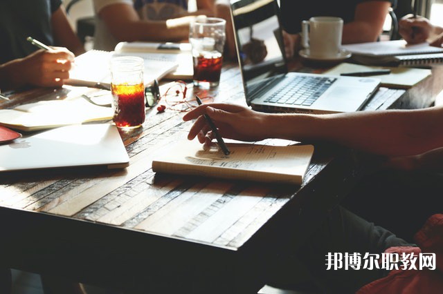 四川哪里的中職學(xué)校能讀計算機網(wǎng)絡(luò)應(yīng)用專業(yè)