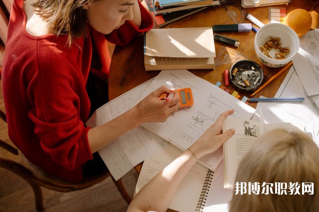 四川哪里的職業(yè)學校能讀平面設計專業(yè)