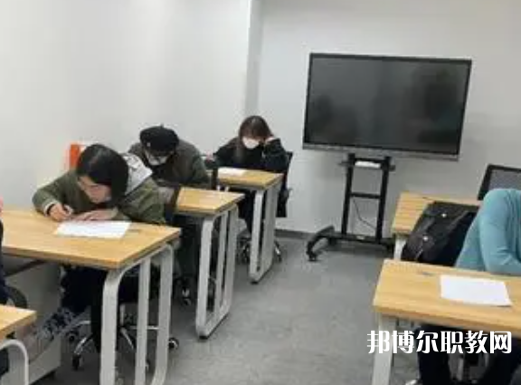 2025揚州公辦中專學(xué)校最新排名前三名單