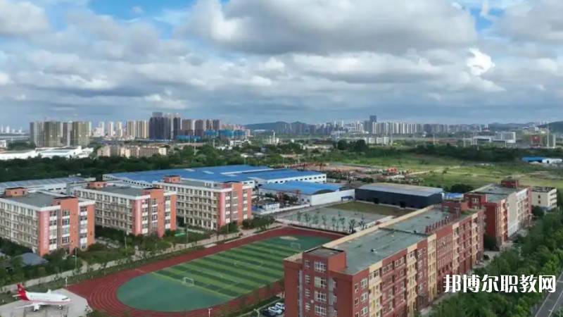 湖北2025年女生上什么鐵路學校比較好