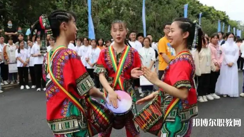 自貢2025年鐵路學(xué)校報名時間