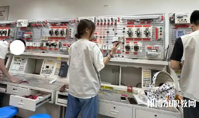 四川2025年讀電工學(xué)校可以考大學(xué)嗎